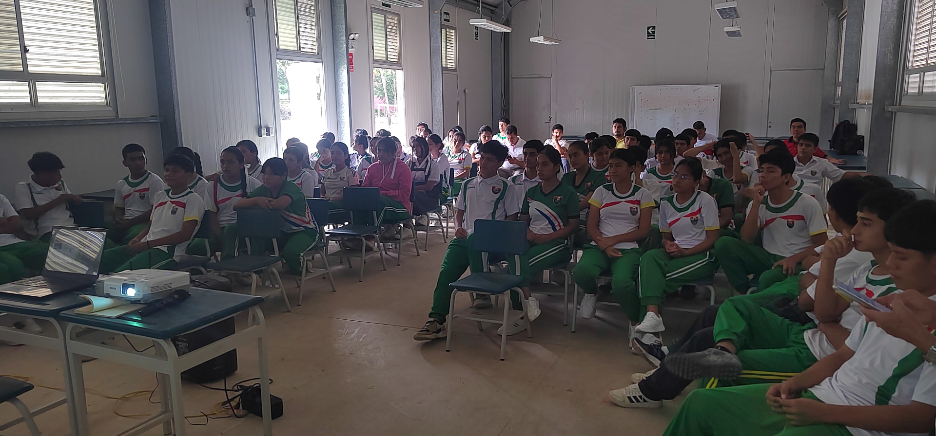 El conocimiento es el único poder que nadie puede quitarte